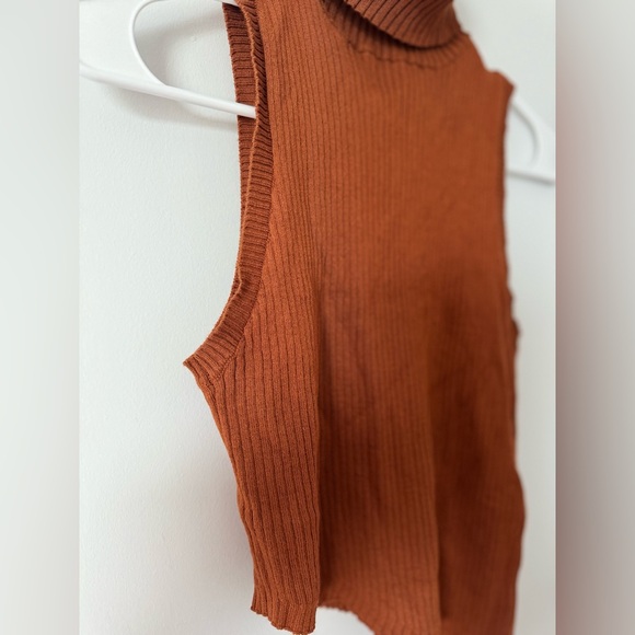 Forever21 Asymmetrical Ribbed Top - Picture 6 of 6